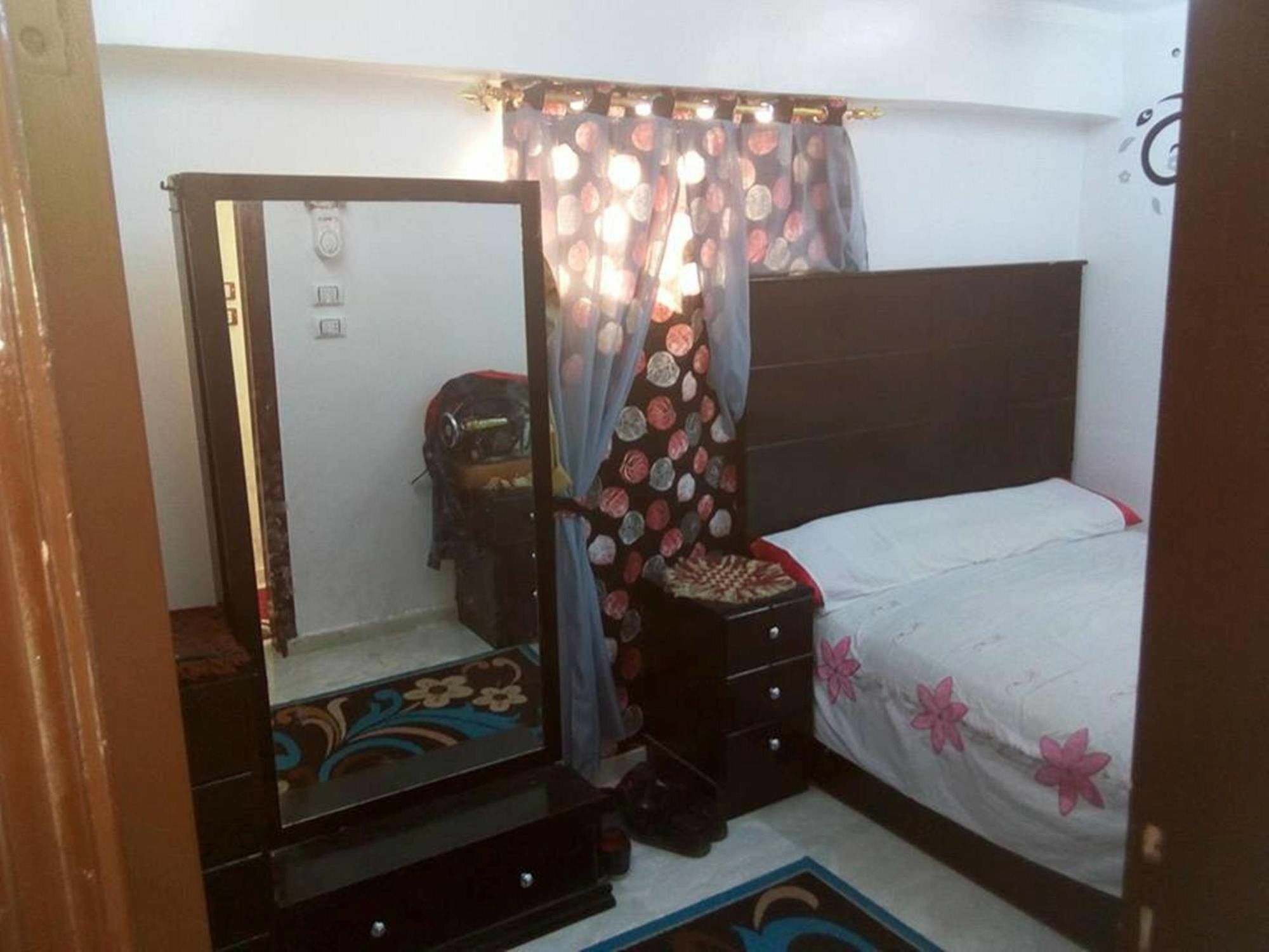 Corniche El Nile Flat Apartment Luxor Exterior photo