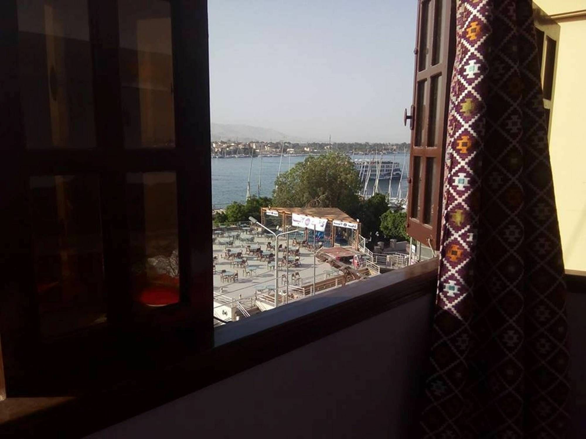 Corniche El Nile Flat Apartment Luxor Exterior photo